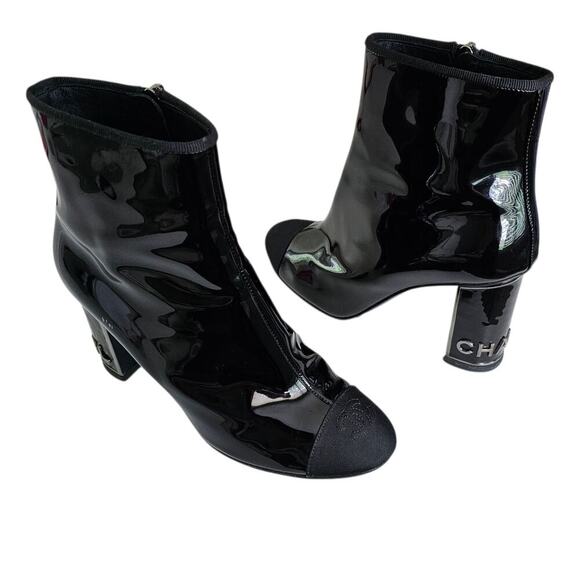 Chanel CC Cap Toe Logo Ankle Heel Boot Size 37.5 US 6.5 7 Black Patent Leather - Picture 1 of 14